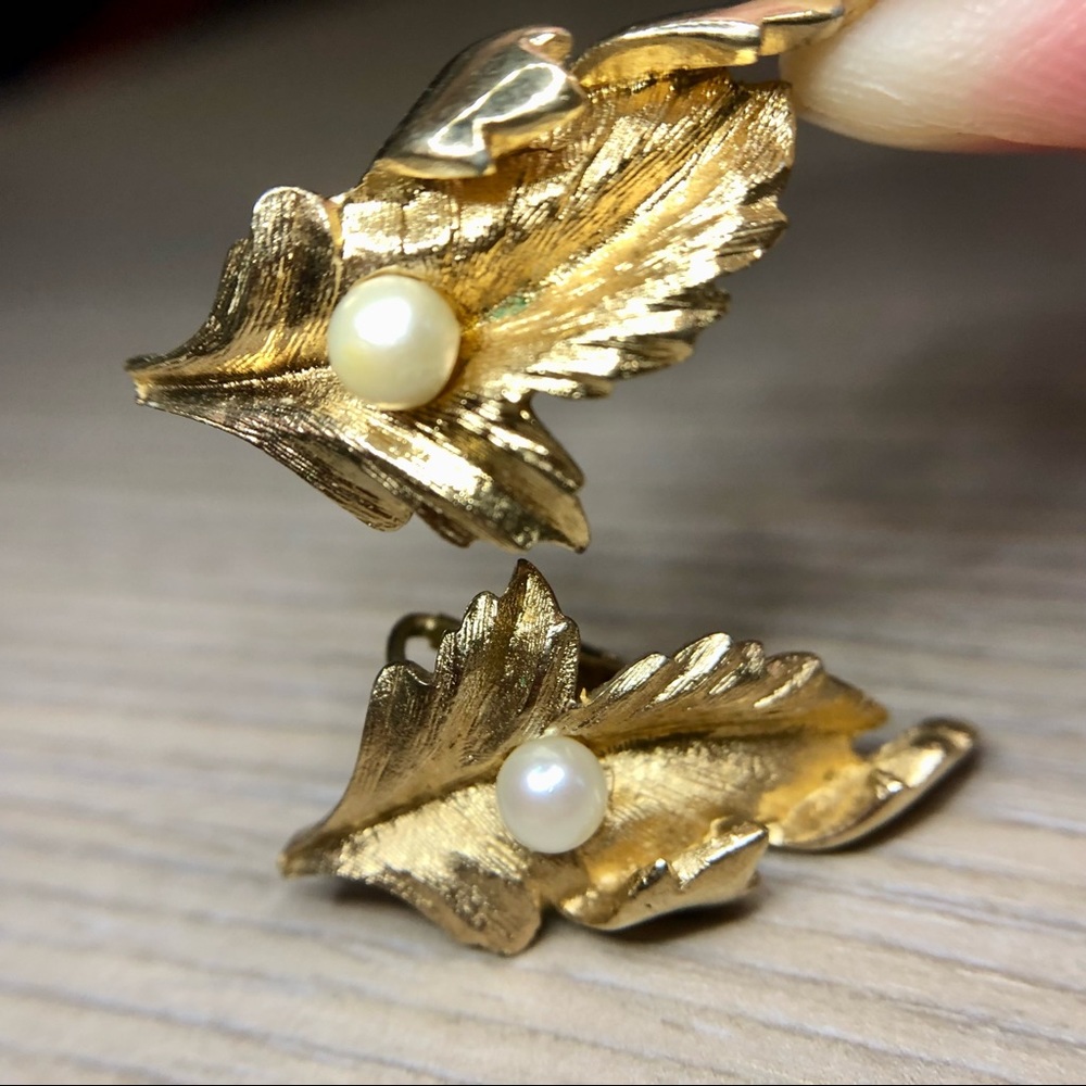 Coro Vintage Gold and Pearl Leaf Clip On Earrings